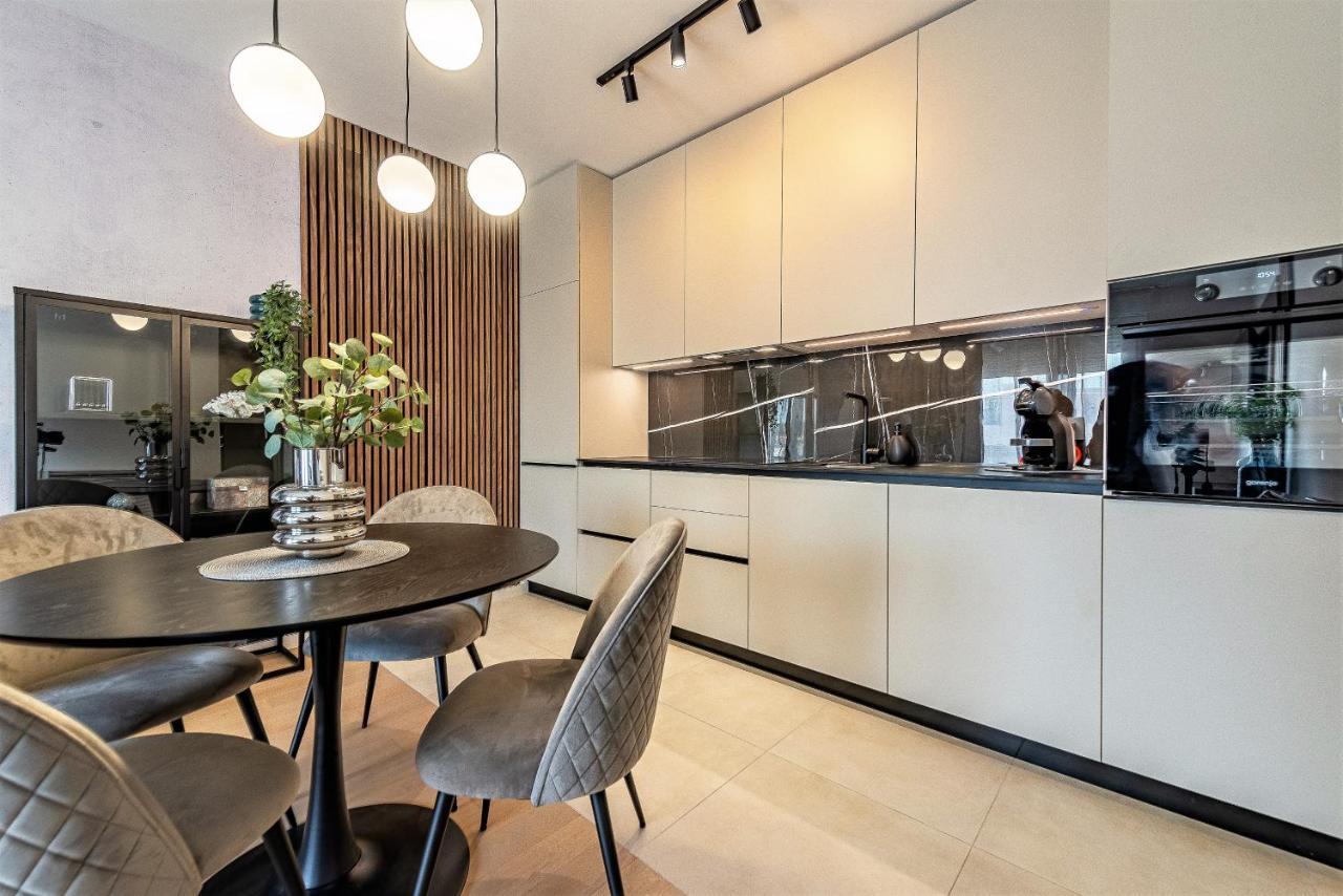 City Lux Apartment 2 - With Garage And Balcony ザダル エクステリア 写真